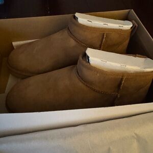UGG Men's Tan Suede Boots